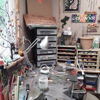 Elegant Medium Green Glass Leaf Headpins;  tiny, small glass leaf shape on wire. Perfect for jewelry, mixed media, wedding decor, host gift