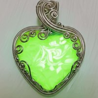 My Heart Glows! Uranium Large Heart 1.25" (30mm) vasoline glass with white victorian-lace swirls; wirewrapping, jewelry, pocket heart, gift,