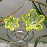 NEW! Uranium glass flower, large Starflower 20mm on 5in wire. Use in floral bouquet, plant pick, jewelry, gifts; bright glow 395nm