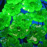 Uranium Glass 4 leaf Clover Shamrock, Luck of the Irish, green sprinkle frit; lampwork plant pick on 5in wire. Bouquet, Irish gift, 395nm