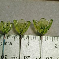NEW! 16mm Uranium glass Flower, Medium (5/8") starflower on 5in wire. Use in floral bouquet, plant pick, jewelry, gifts; bright glow 395nm