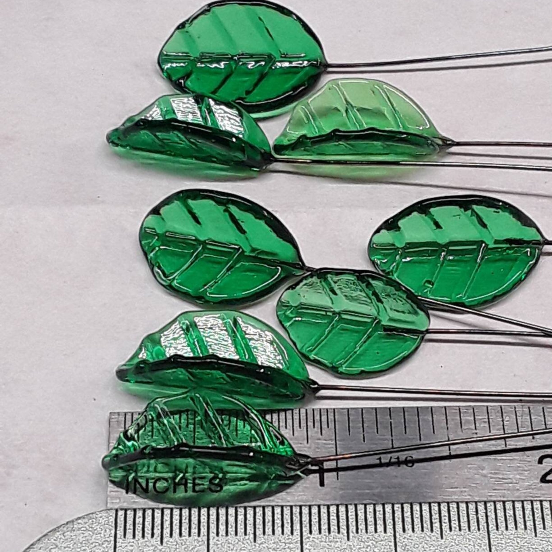 Bent Medium Green Leaf - Glass Leaf Headpins, tiny small glass leaf shape on wire, bouquets, mixed media, mosaic, jewelry, wedding decor
