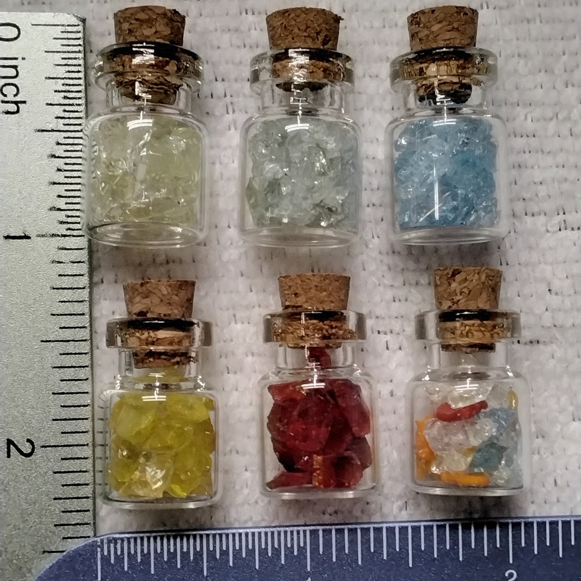 TINY Bottle Uranium UV Glass Chips in Jar Uranium Green Blue Yellow Red FireAmber, Mixed. 365nm, 395nm - great gift for uranium collection
