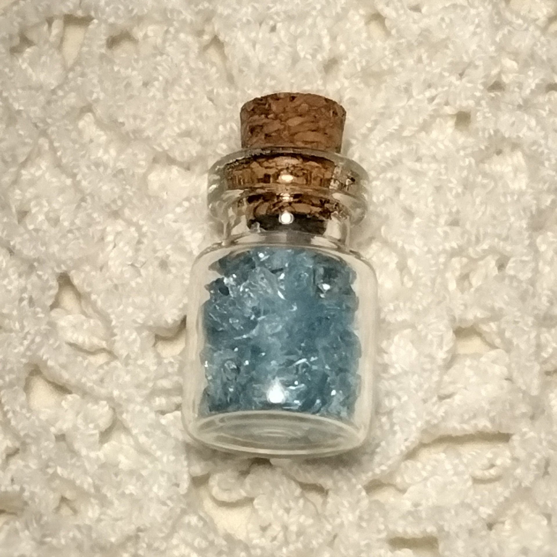 TINY Bottle Uranium UV Glass Chips in Jar Uranium Green Blue Yellow Red FireAmber, Mixed. 365nm, 395nm - great gift for uranium collection