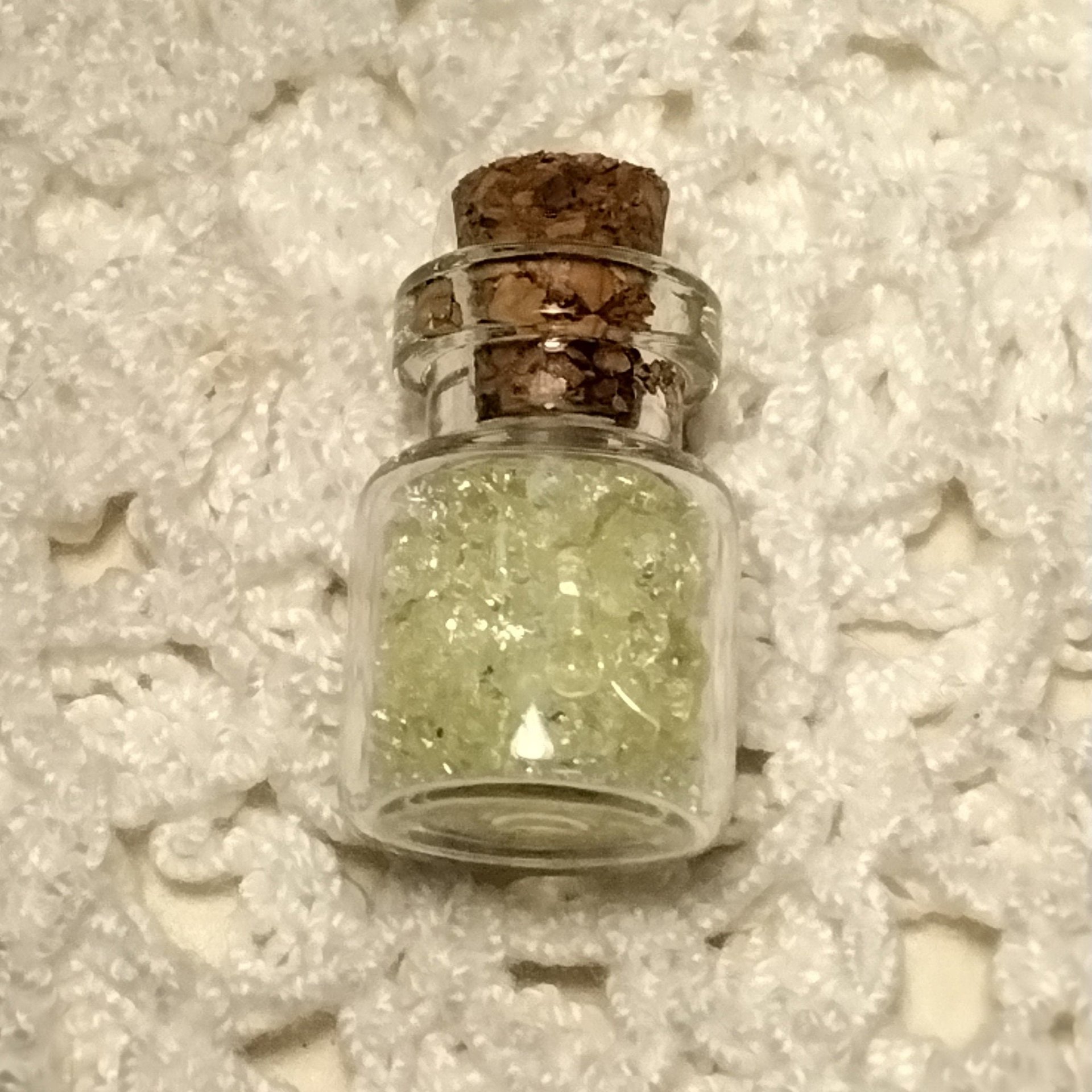 TINY Bottle Uranium UV Glass Chips in Jar Uranium Green Blue Yellow Red FireAmber, Mixed. 365nm, 395nm - great gift for uranium collection