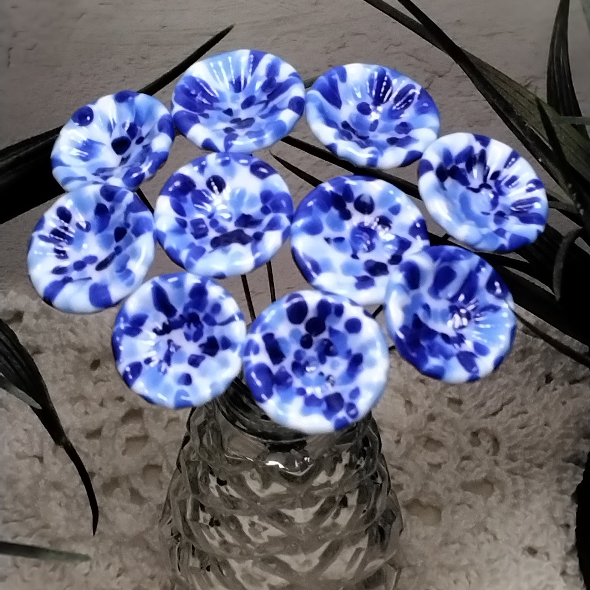 Blue and White Coral Disk Chinoiserie Currier Ives glass flower headpins, tiny small mini glass flowers on wire individual crafted lampwork