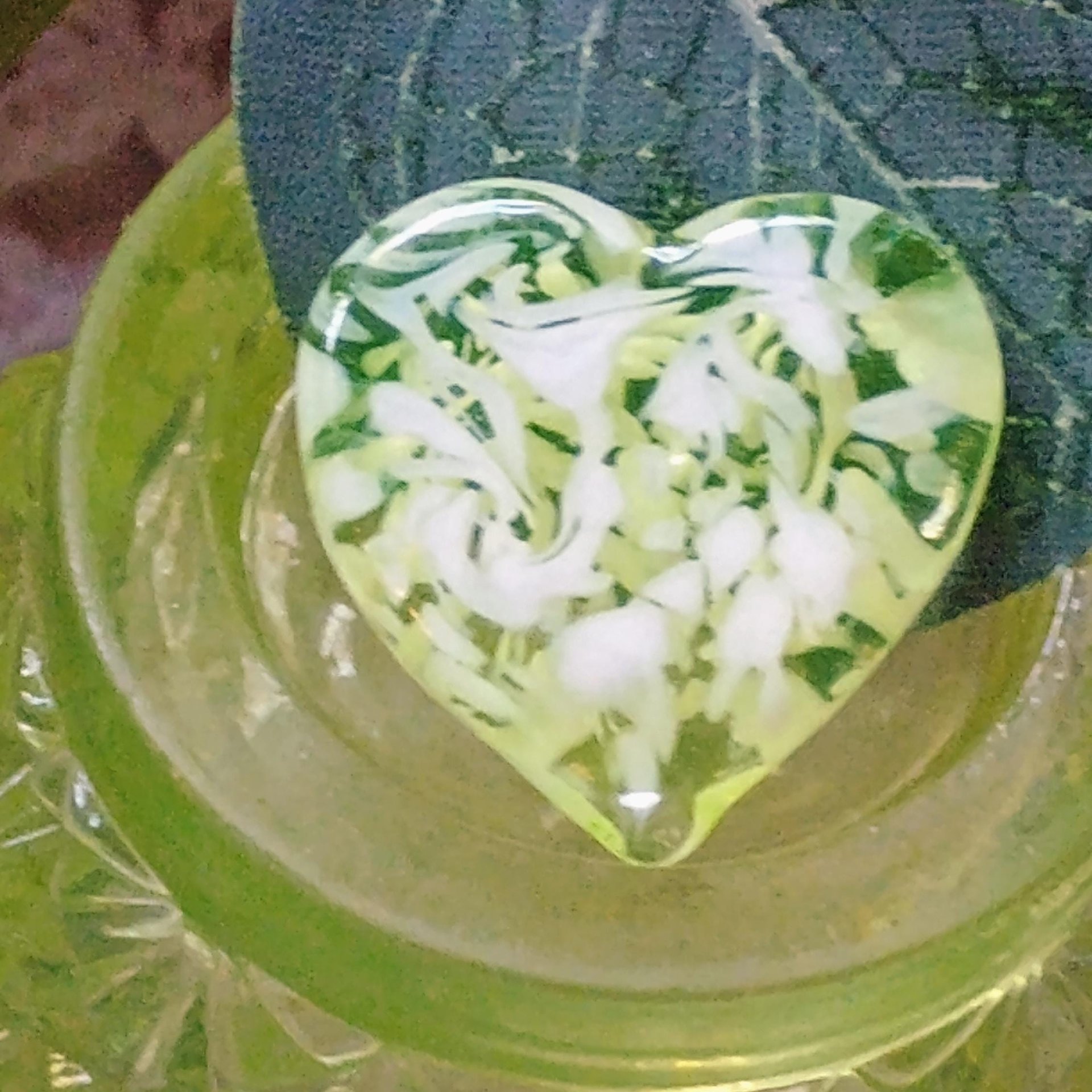 My Heart Glows! Uranium Small Heart  3/4in, vasoline glass with white swirls. lampwork pocket heart, cabachon, wire wrapping, jewelry, curio