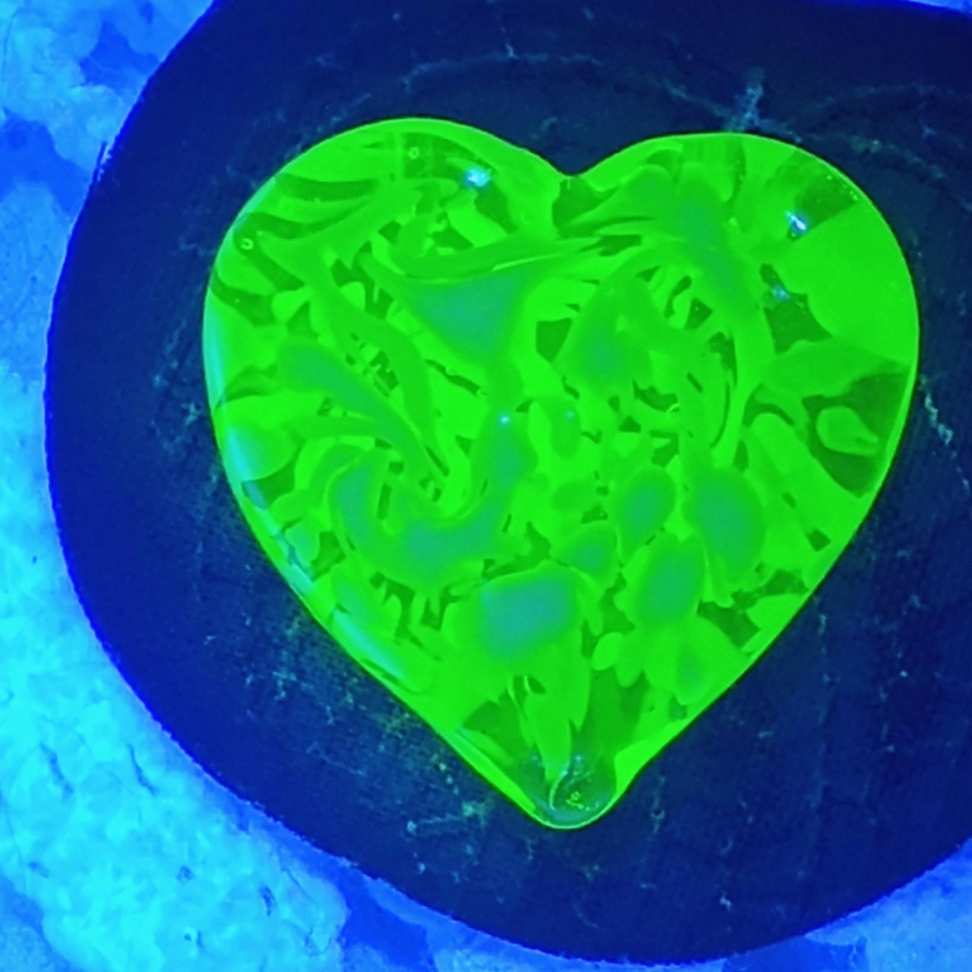 My Heart Glows! Uranium Large Heart 1.25" (30mm) vasoline glass with white victorian-lace swirls; wirewrapping, jewelry, pocket heart, gift,