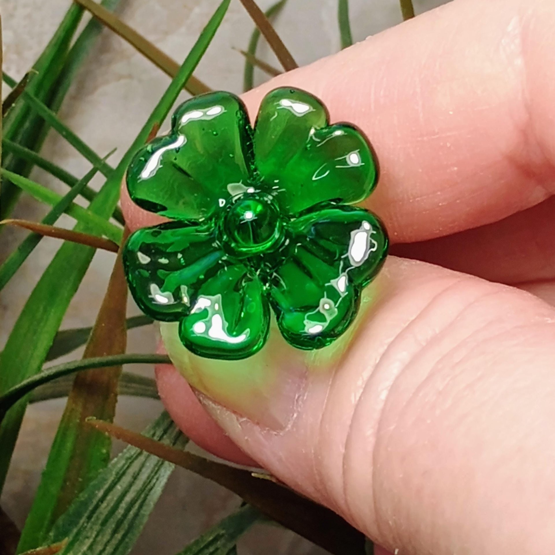 Glass 4 leaf Clover Shamrock, Luck of the Irish, kelly green handblown lampwork plant pick on 5in wire. bouquet, Irish gift, approx 3/4inch