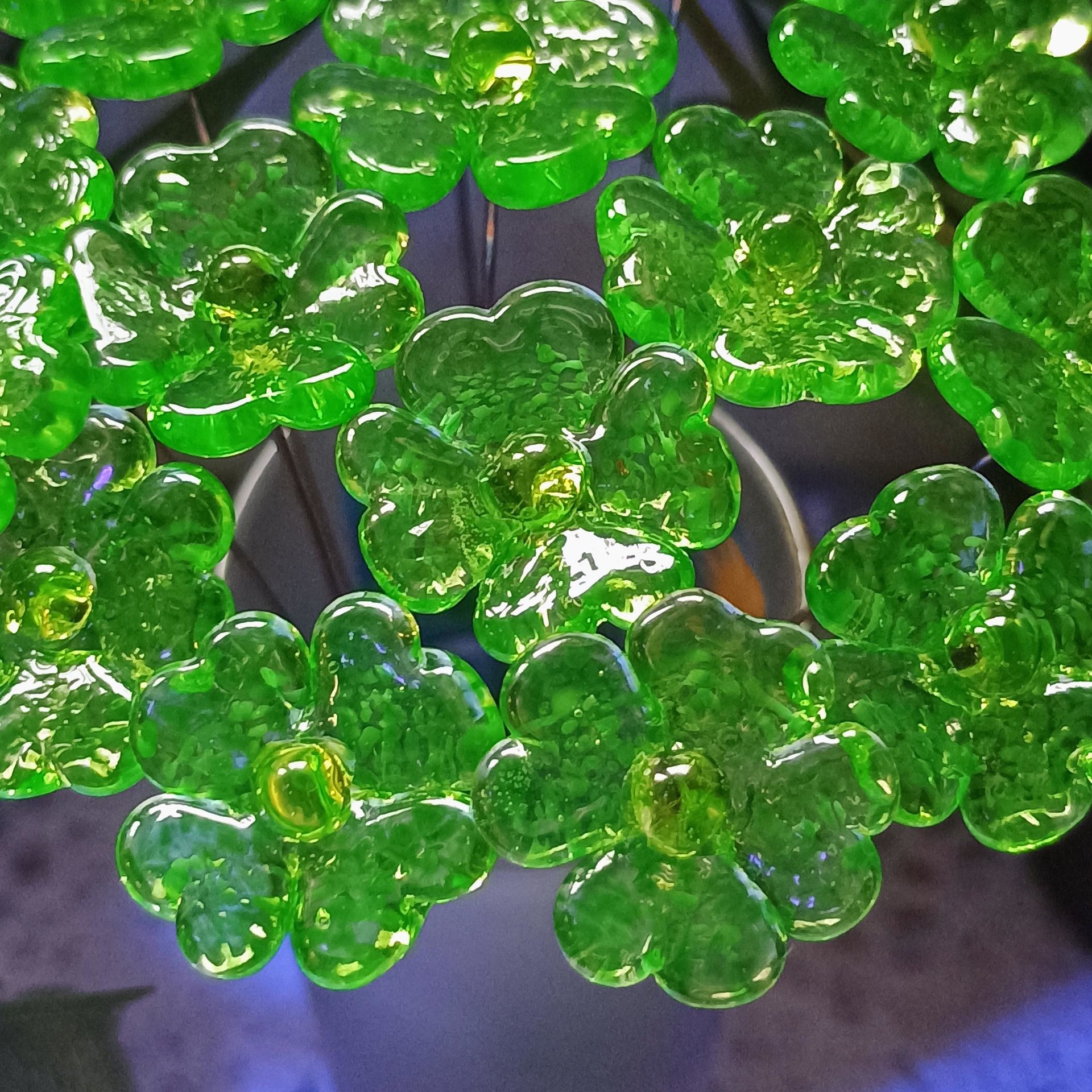 Uranium Glass 4 leaf Clover Shamrock, Luck of the Irish, green sprinkle frit; lampwork plant pick on 5in wire. Bouquet, Irish gift, 395nm