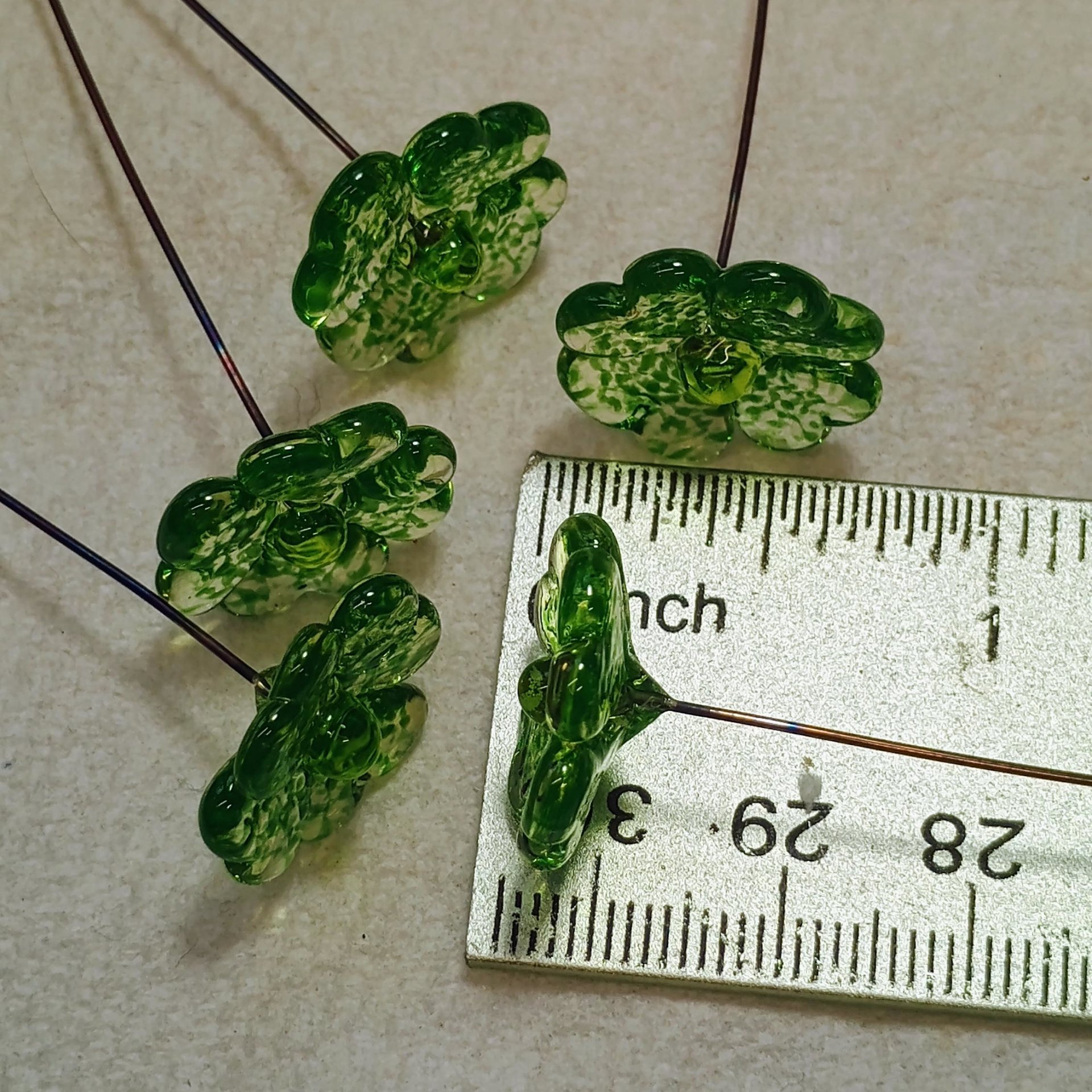 Uranium Glass 4 leaf Clover Shamrock, Luck of the Irish, green sprinkle frit; lampwork plant pick on 5in wire. Bouquet, Irish gift, 395nm
