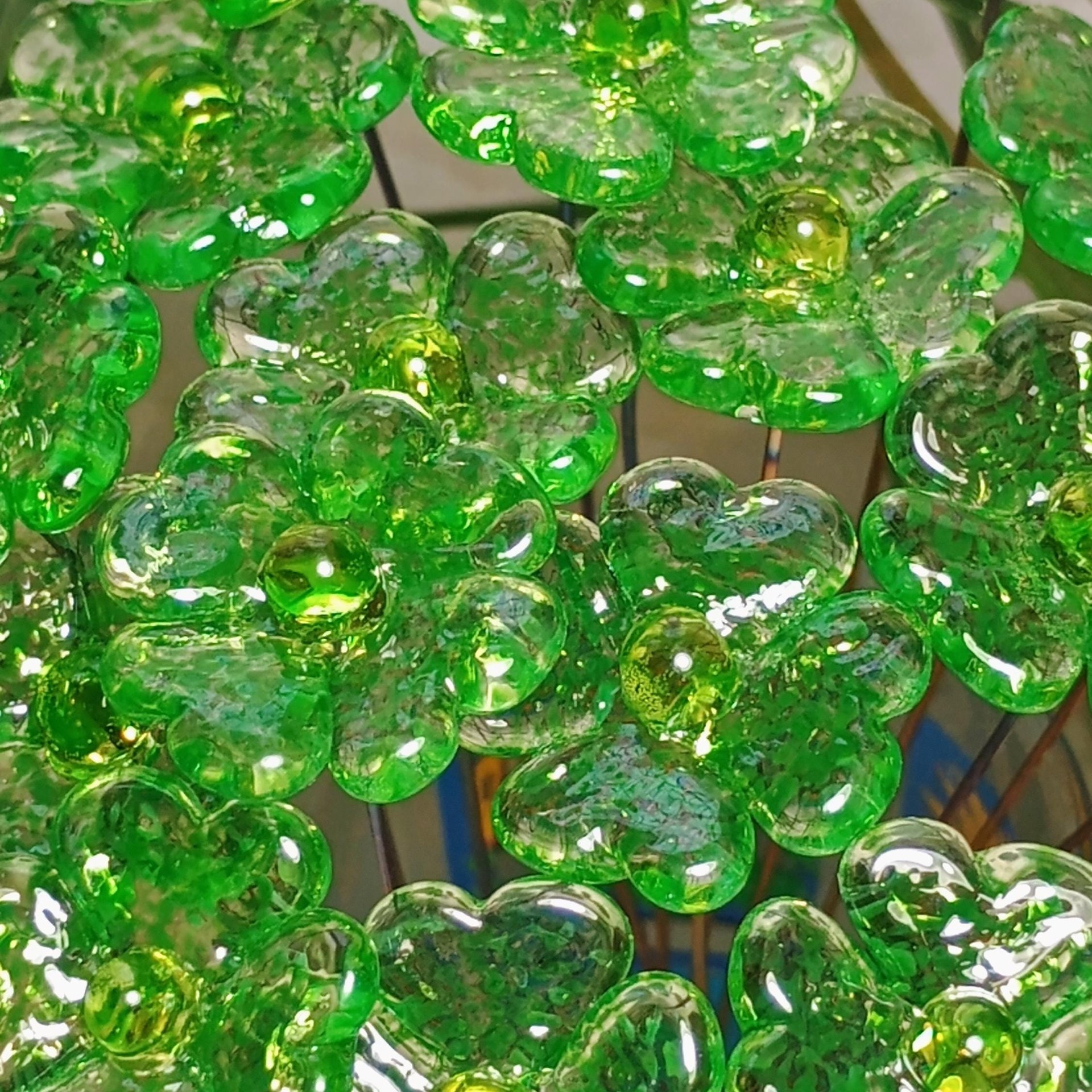 Uranium Glass 4 leaf Clover Shamrock, Luck of the Irish, green sprinkle frit; lampwork plant pick on 5in wire. Bouquet, Irish gift, 395nm