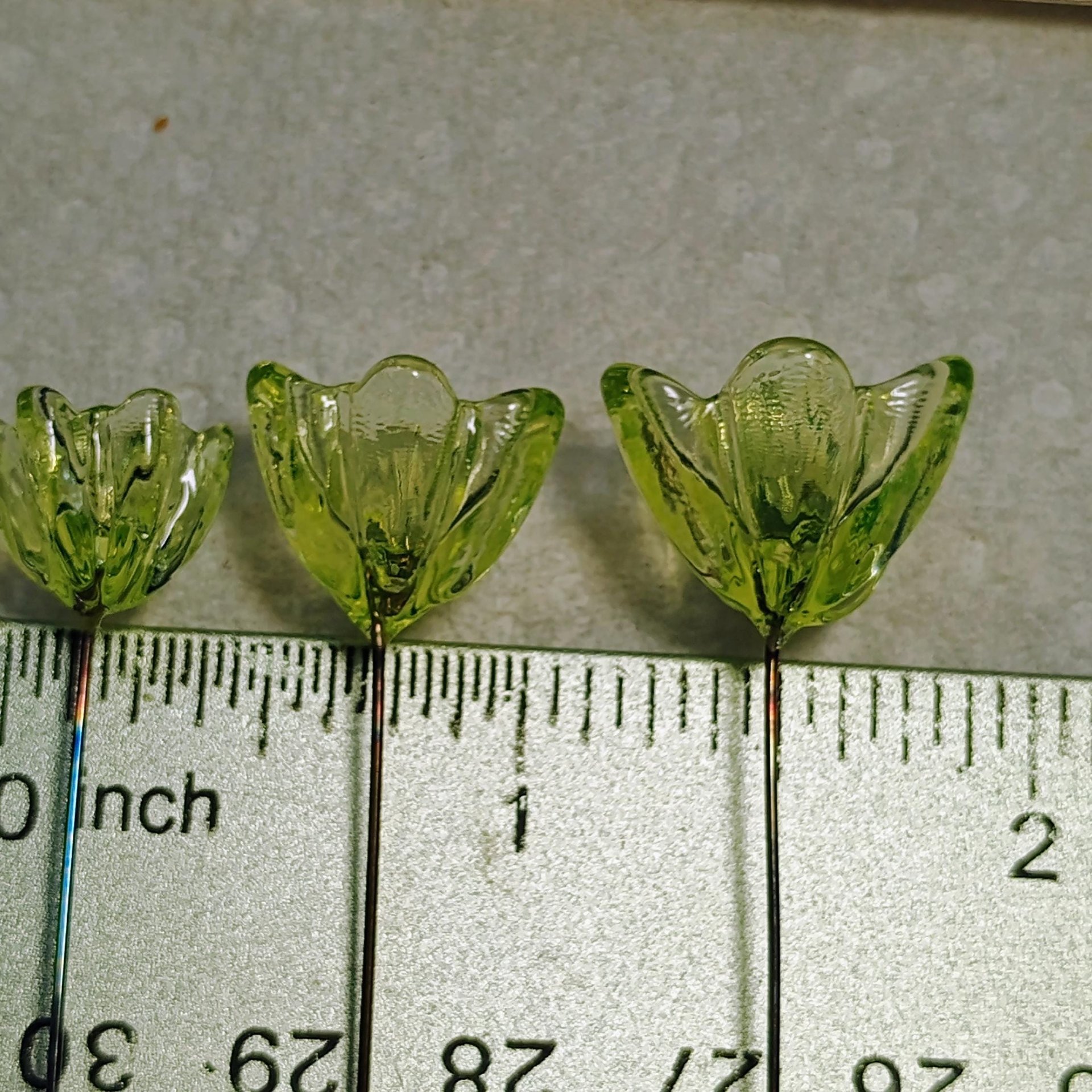 NEW! 16mm Uranium glass Flower, Medium (5/8") starflower on 5in wire. Use in floral bouquet, plant pick, jewelry, gifts; bright glow 395nm