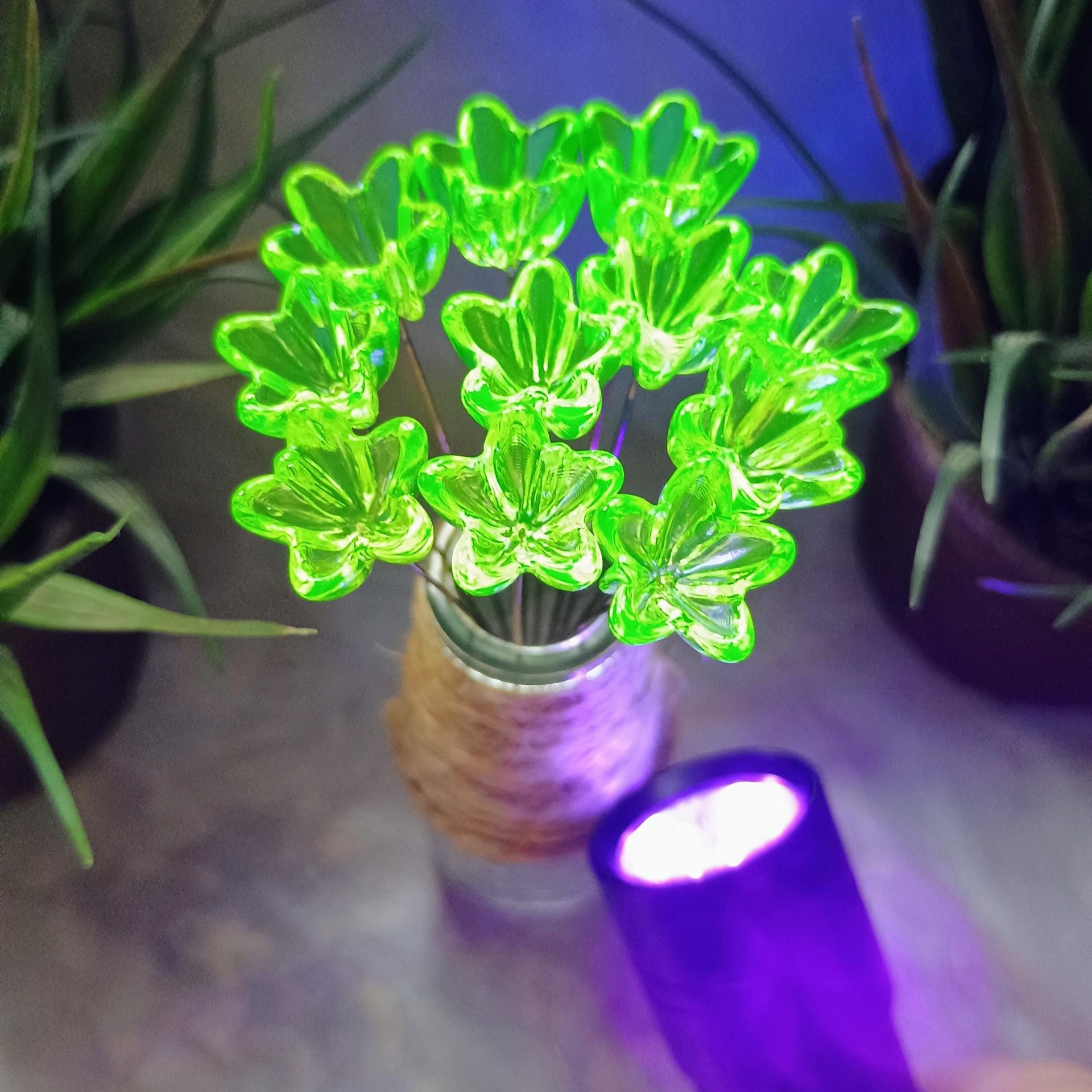 NEW! 16mm Uranium glass Flower, Medium (5/8") starflower on 5in wire. Use in floral bouquet, plant pick, jewelry, gifts; bright glow 395nm