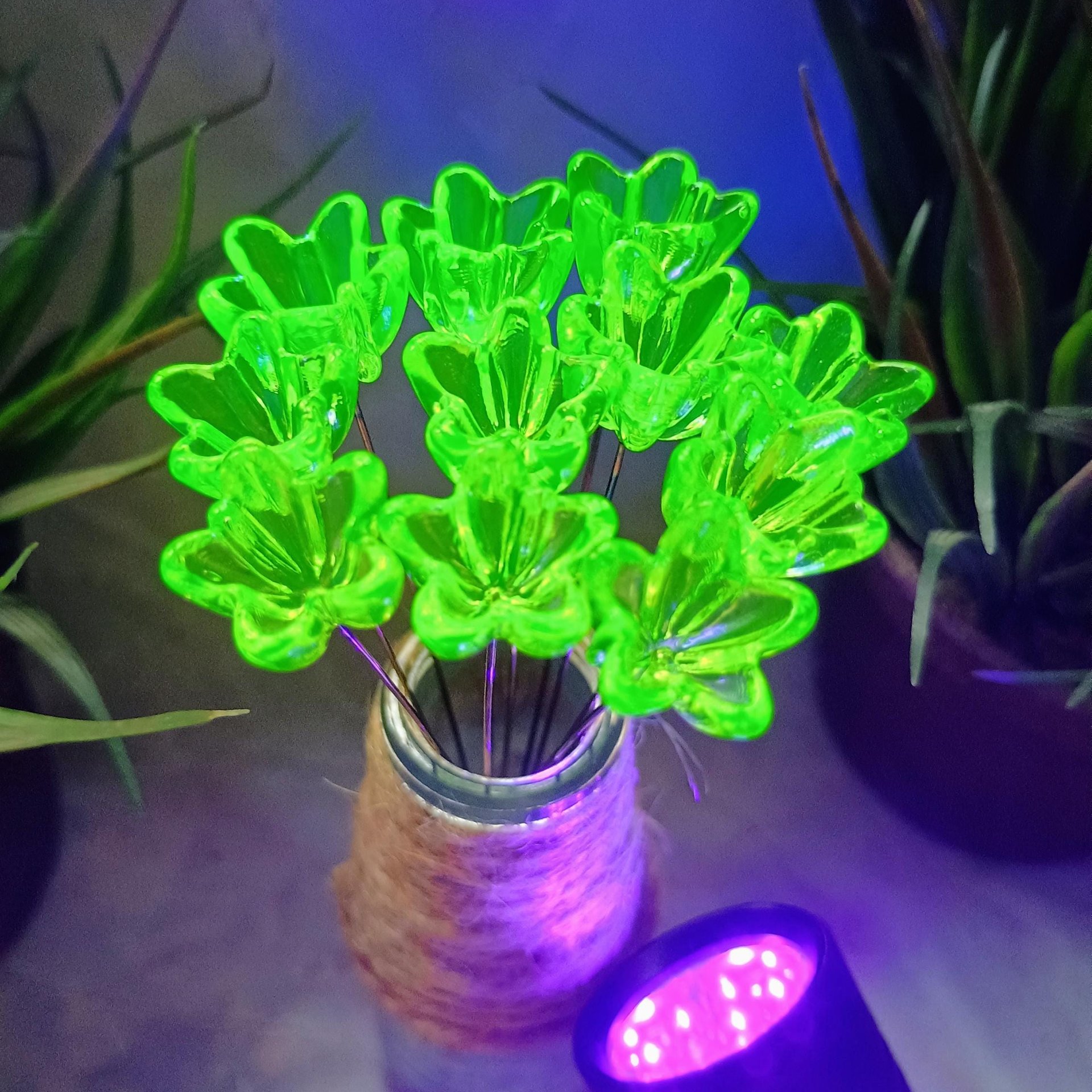 NEW! 16mm Uranium glass Flower, Medium (5/8") starflower on 5in wire. Use in floral bouquet, plant pick, jewelry, gifts; bright glow 395nm