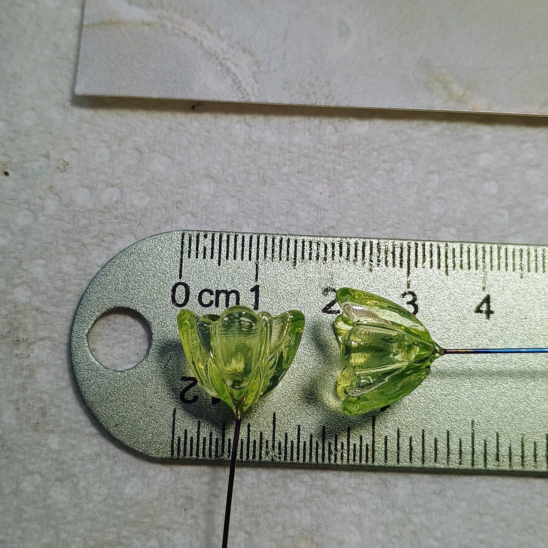 NEW! 16mm Uranium glass Flower, Medium (5/8") starflower on 5in wire. Use in floral bouquet, plant pick, jewelry, gifts; bright glow 395nm
