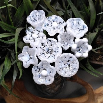 SNOW WHITE MOTTLE glass flower headpins; tiny small mini glass flowers on wire; lampwork, fairy garden, wedding, small gift bouquet, jewelry