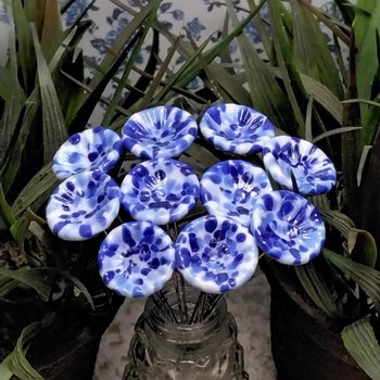 Blue and White Coral Disk Chinoiserie Currier Ives glass flower headpins, tiny small mini glass flowers on wire individual crafted lampwork