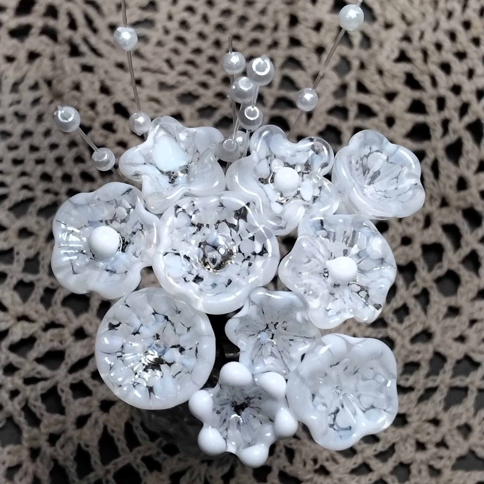 SNOW WHITE MOTTLE glass flower headpins; tiny small mini glass flowers on wire; lampwork, fairy garden, wedding, small gift bouquet, jewelry
