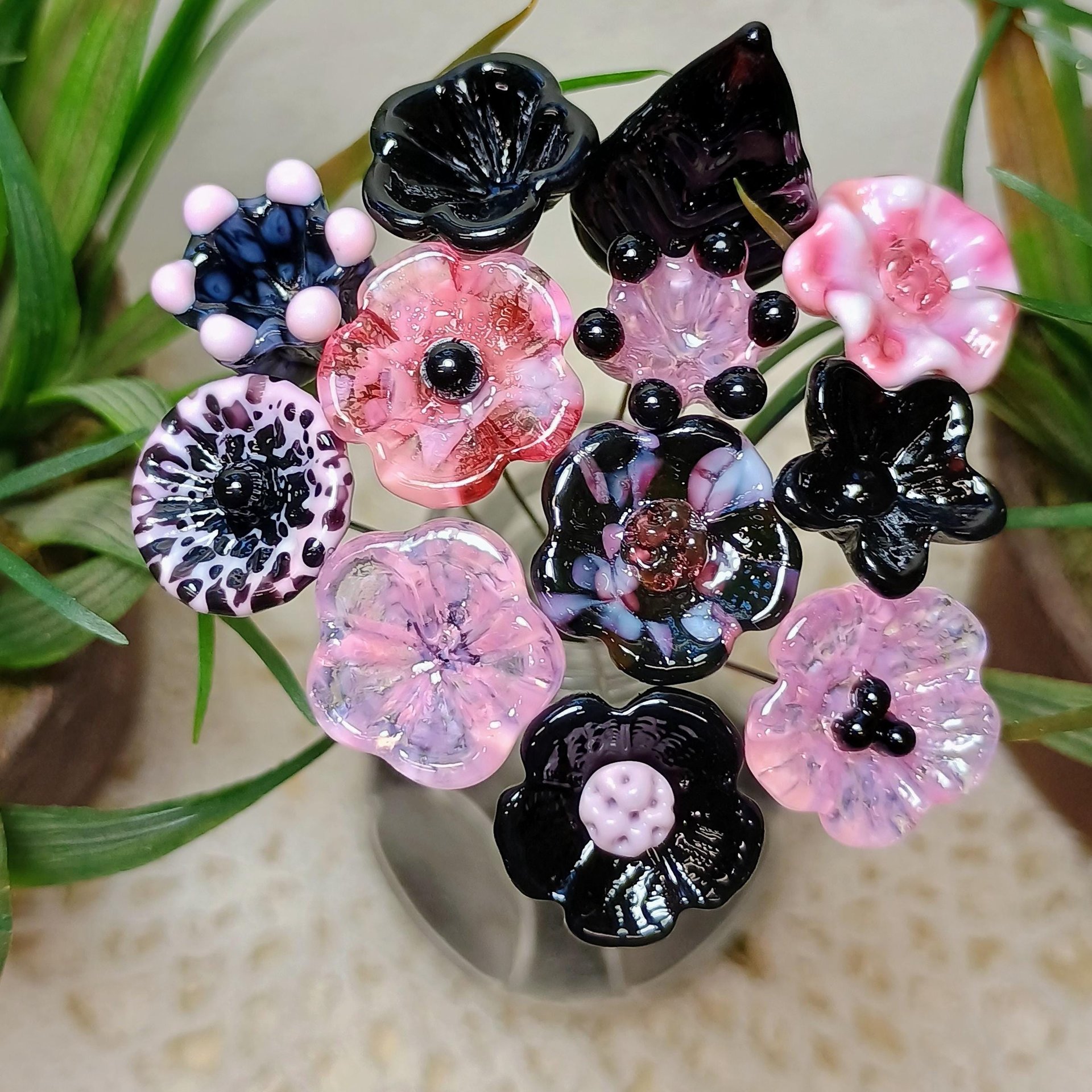 PINK/BLACK VINTAGE Retro ~glass flower/leaf bouquet tiny small miniature glass flowers; handcrafted lampwork, gift, curio, windowsill