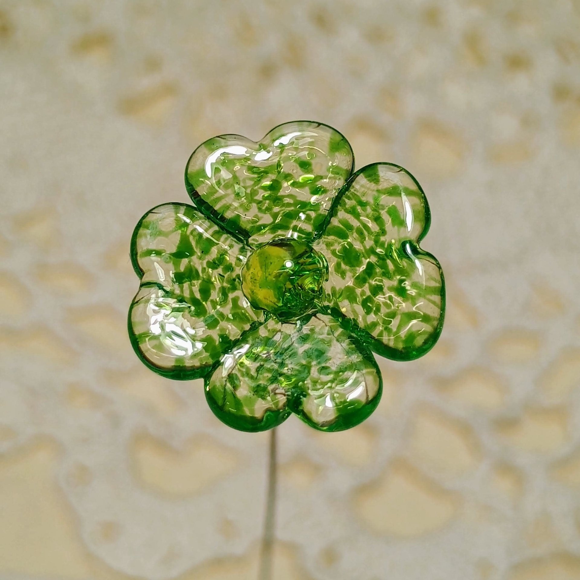 Uranium Glass 4 leaf Clover Shamrock, Luck of the Irish, green sprinkle frit; lampwork plant pick on 5in wire. Bouquet, Irish gift, 395nm